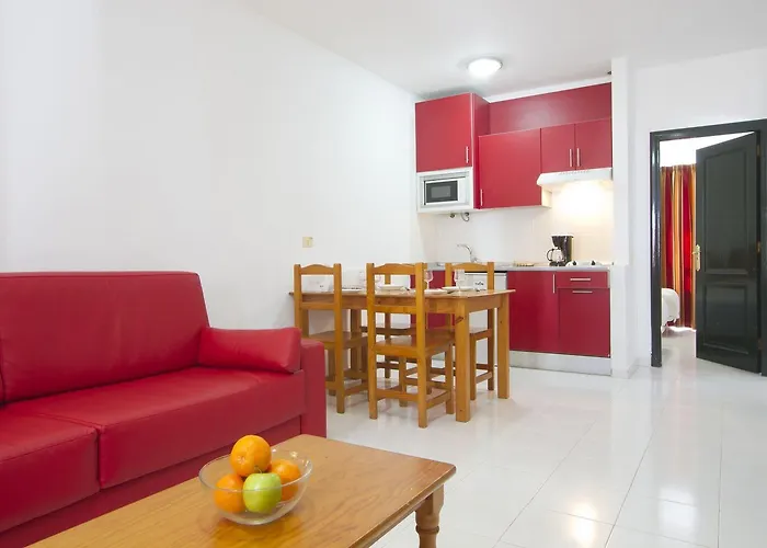 Nazaret Sol Costa Teguise